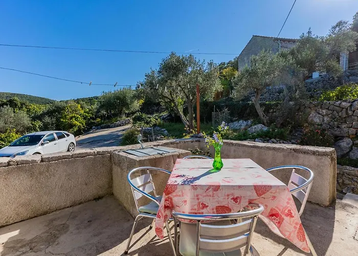 Διαμέρισμα Valun1 *