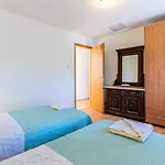Valun1 Apartment *