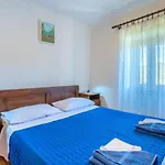 Valun1 Apartment *