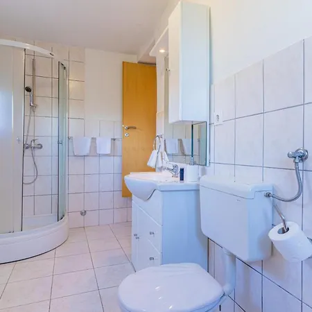 Apartment Valun1