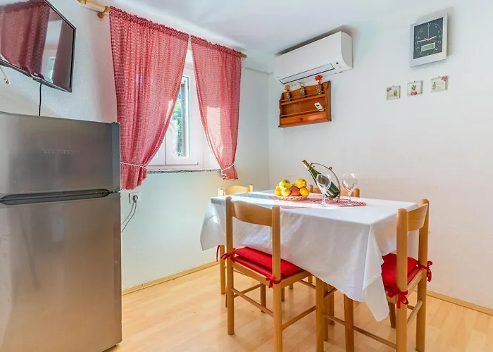 Apartment Valun1