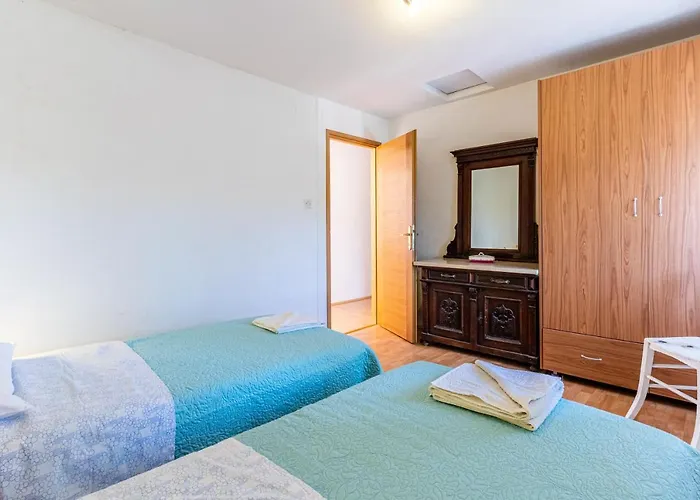 Valun1 Apartment *